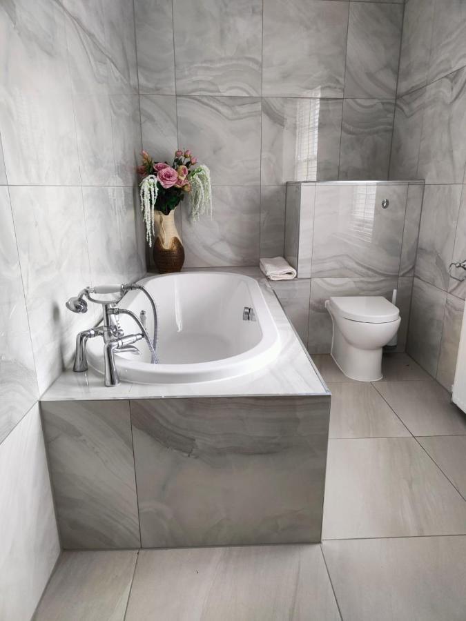 לונדון St Johns Boutique Hotel מראה חיצוני תמונה